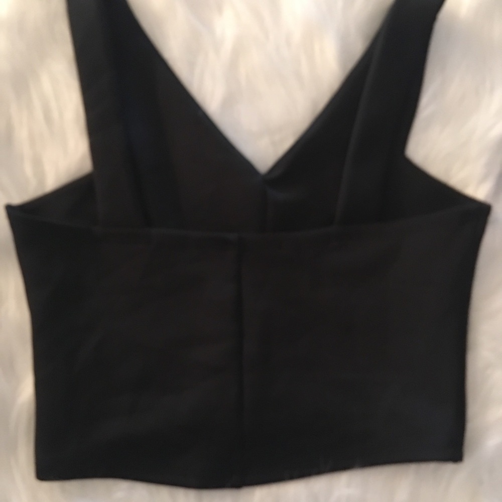Crop top - Picture 2 of 3